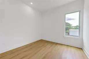 9007 Noel St, Houston, TX 77033 - Photo 18