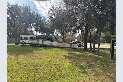 17915 Houston Avenue, Alvin, TX 77511 - Photo 8