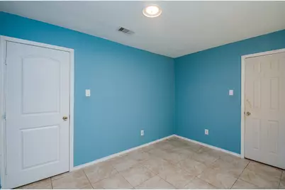 8607 Crystal Cove Court, Houston, TX 77044 - Photo 14