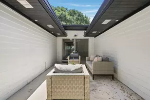 2302 Chimney Rock Rd, Houston, TX 77056 - Photo 22
