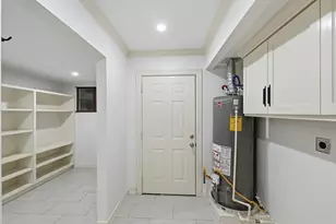 2302 Chimney Rock Rd, Houston, TX 77056 - Photo 20