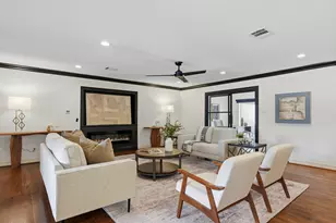 2302 Chimney Rock Rd, Houston, TX 77056 - Photo 6