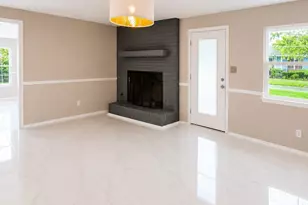 513 W Texas St, Brazoria, TX 77422 - Photo 2