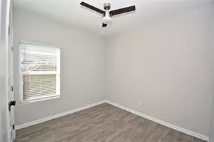 909 W La Pointe Ave, Mission, TX 78573 - Photo 8