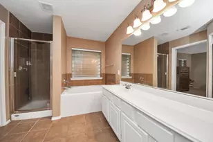 137 Rustic Colony Ln, Dickinson, TX 77539 - Photo 6