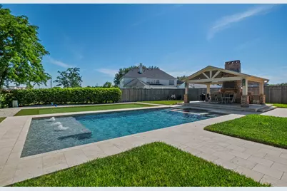 30 Waters Lake Boulevard, Missouri City, TX 77459 - Photo 2