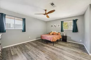 3906 Dolphin Ln, La Porte, TX 77571 - Photo 8