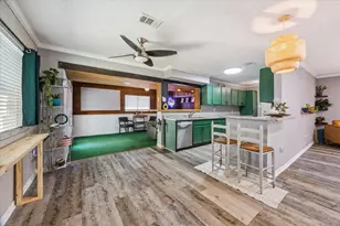 3906 Dolphin Ln, La Porte, TX 77571 - Photo 4