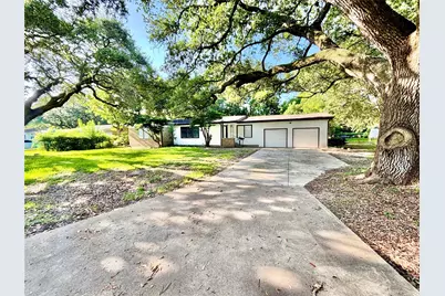 2419 Meadow Lane, La Marque, TX 77568 - Photo 1