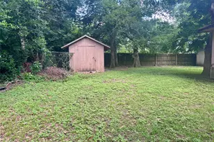 401 S Cottonwood St, Crockett, TX 75835 - Photo 18