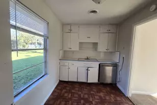 5 Lanes End St, Baytown, TX 77520 - Photo 8