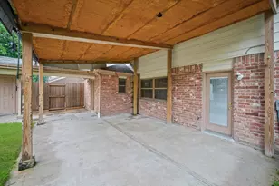 14918 St Cloud Dr, Houston, TX 77062 - Photo 30