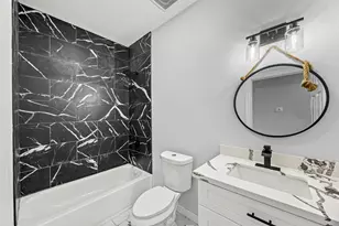 8824 Leander St, Houston, TX 77012 - Photo 14