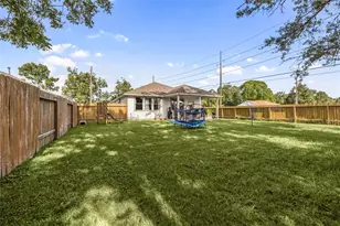 601 Burkett St, Dayton, TX 77535 - Photo 20