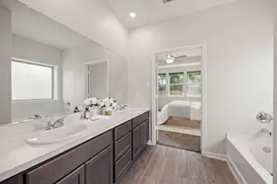 601 Burkett St, Dayton, TX 77535 - Photo 12