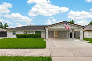 10939 Timberoak Dr, Houston, TX 77043 - Photo 1
