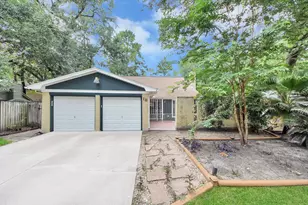 18 N Deerfoot Cir, The Woodlands, TX 77380 - Photo 2