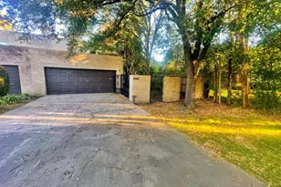 4560 Bellaire Blvd, Bellaire, TX 77401 - Photo 1