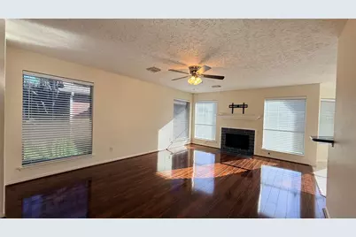 106 Crimson Bay Drive, League City, TX 77573 - Photo 4