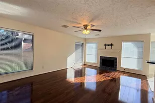 106 Crimson Bay Dr, League City, TX 77573 - Photo 4