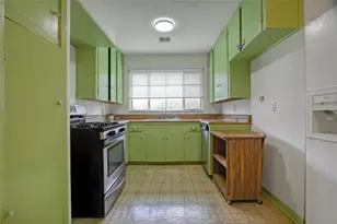 2030 Marnel Rd, Houston, TX 77055 - Photo 8