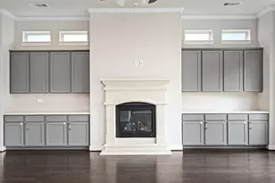 927 S Lacey Garden Loop, Houston, TX 77018 - Photo 8