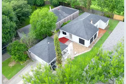 16222 Queensdale Drive, Houston, TX 77082 - Photo 34