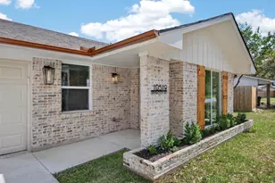 10519 Brinwood Dr, Houston, TX 77043 - Photo 2
