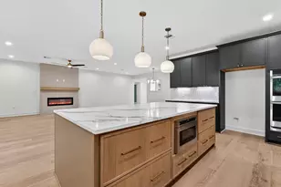 10519 Brinwood Dr, Houston, TX 77043 - Photo 24