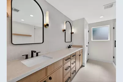 10519 Brinwood Drive, Houston, TX 77043 - Photo 28