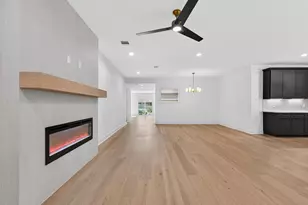 10519 Brinwood Dr, Houston, TX 77043 - Photo 12