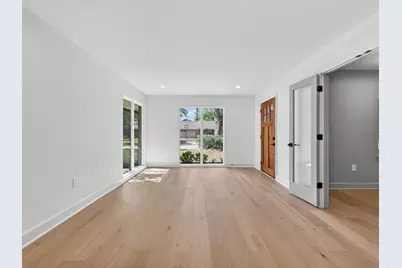 10519 Brinwood Drive, Houston, TX 77043 - Photo 8