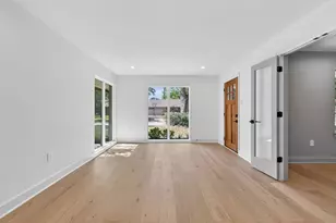 10519 Brinwood Dr, Houston, TX 77043 - Photo 8