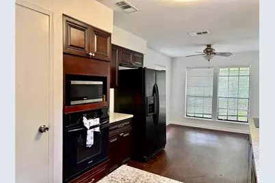 10 Greenbud Court, The Woodlands, TX 77380 - Photo 8