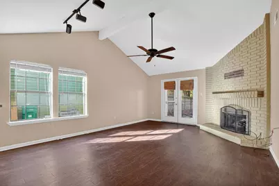 10 S Greenbud Court, The Woodlands, TX 77380 - Photo 2