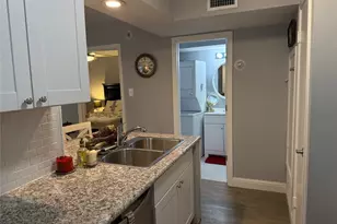 839 Wax Myrtle Ln, Houston, TX 77079 - Photo 8