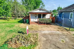 3309 Sumpter St, Houston, TX 77026 - Photo 2