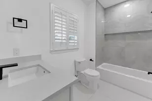 30 E Wedgemere Cir, The Woodlands, TX 77381 - Photo 24