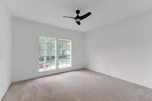 30 E Wedgemere Cir, The Woodlands, TX 77381 - Photo 22