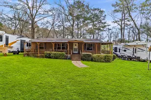 106 Jefferson St, Livingston, TX 77351 - Photo 2