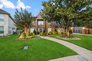 4310 Park Bend Dr, Baytown, TX 77521 - Photo 1