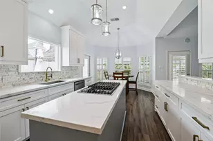 1438 Waseca St, Houston, TX 77055 - Photo 12
