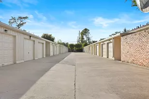 425 Bendwood Dr, Houston, TX 77024 - Photo 18