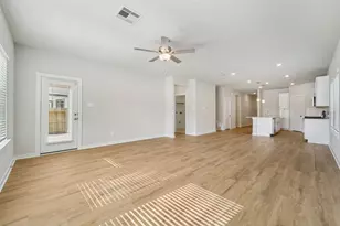 18335 Lndg Mdws Ln, New Caney, TX 77357 - Photo 6