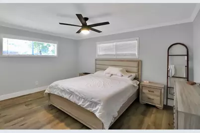 6111 Shadow Crest Street, Houston, TX 77074 - Photo 8