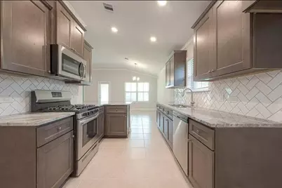 13308 Diamond Reef Lane, La Marque, TX 77568 - Photo 6