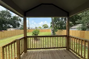 2925 17th St, Port Arthur, TX 77642 - Photo 4