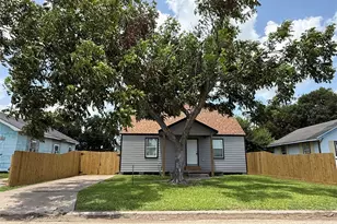 2925 17th St, Port Arthur, TX 77642 - Photo 1