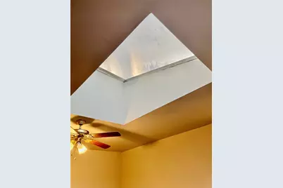 11907 E Marsham Circle, Houston, TX 77066 - Photo 14