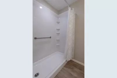 2521 Crosstimbers Street #F2, Huntsville, TX 77320 - Photo 14